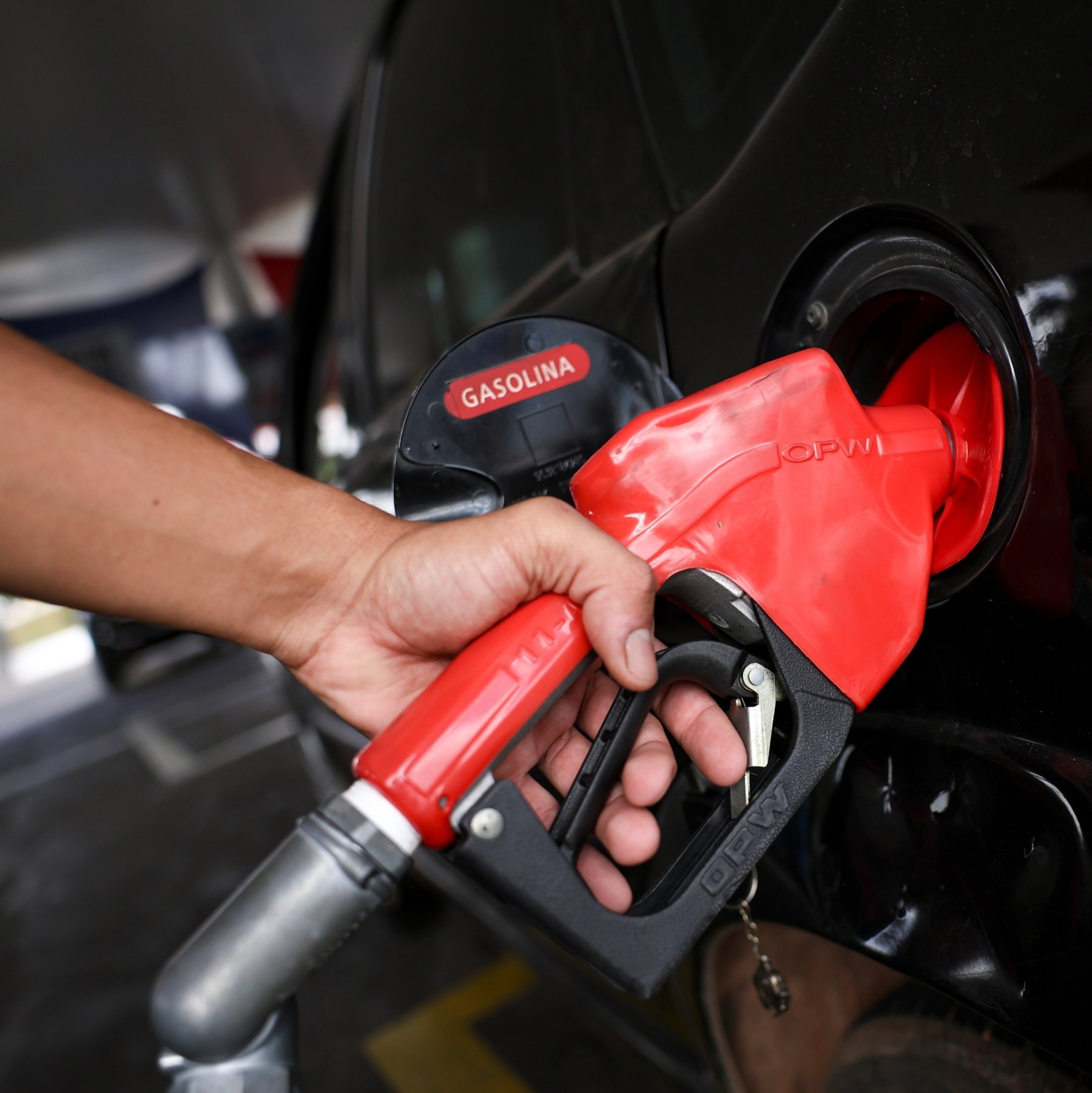 Governo reduz impostos sobre gasolina e etanol e anuncia subsídio para diesel
